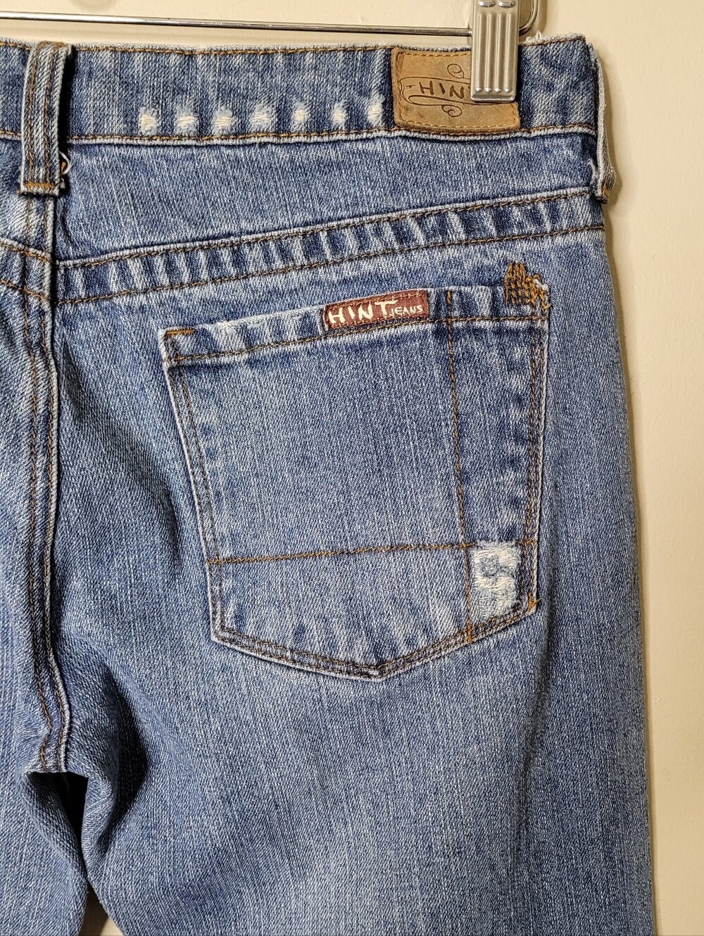 HINT Low Rise Embroidered Dragonfly Y2K Jeans Size 3 - Picture 6 of 9